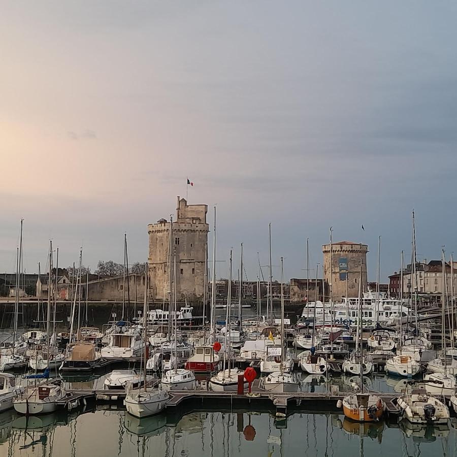 Un Hotel En Ville La Rochelle  Zewnętrze zdjęcie