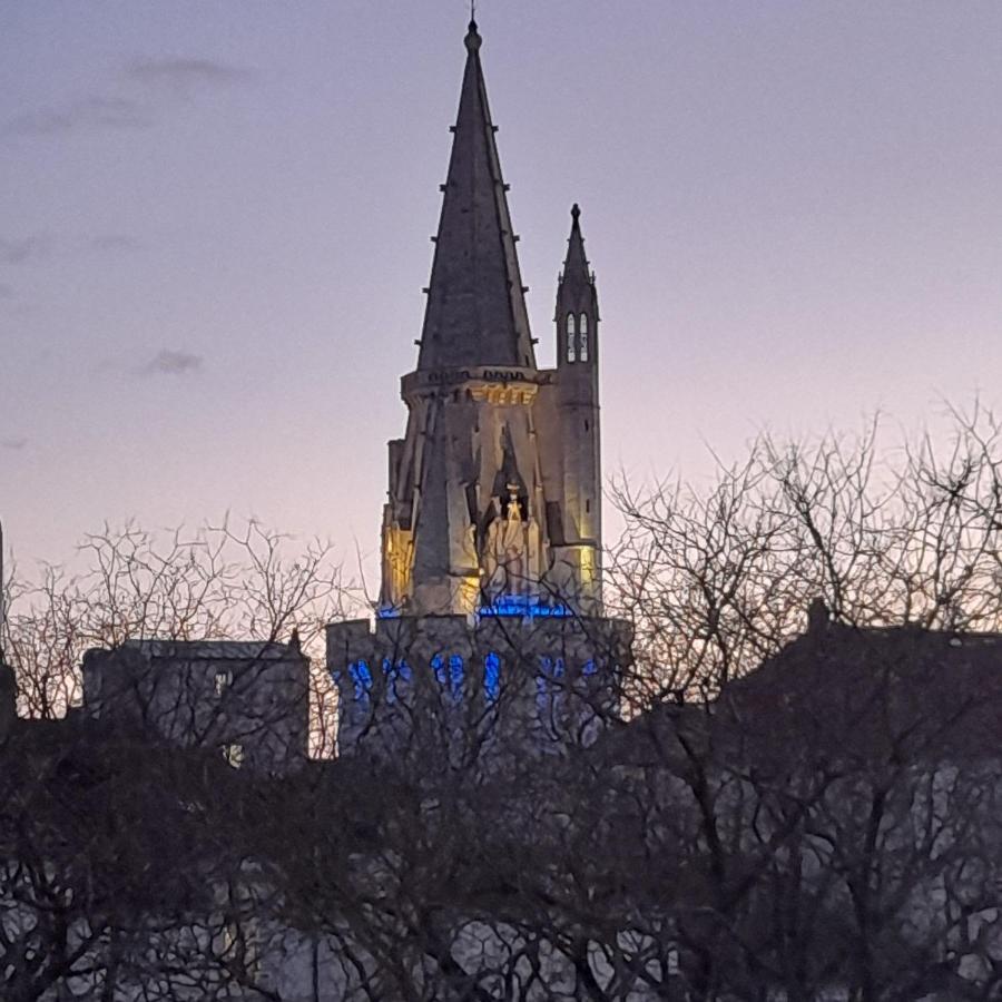 Un Hotel En Ville La Rochelle  Zewnętrze zdjęcie